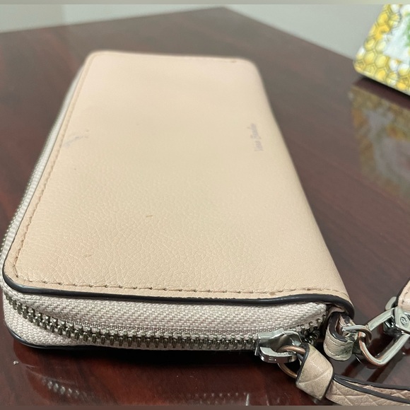 Vera Bradley Leather Zip Around Wallet Light Pink in nice preowned condition - Picture 13 of 13